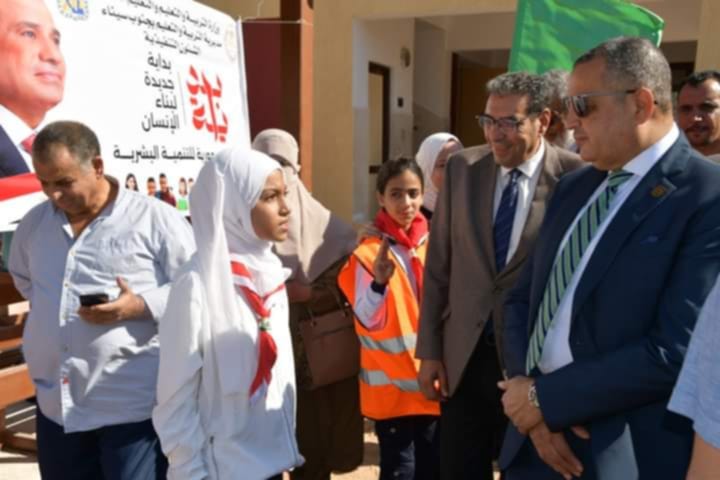 بالصور محافظ جنوب سيناء يتفقد مدرسة الشهيد أحمد منسي للتربية الخاصة بطور سيناء 