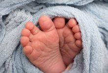 عندما تغيب الرحمة وينعدم الضمير.. العثور على طفل حديث الولادة بأحد الشوارع في الشرقية 