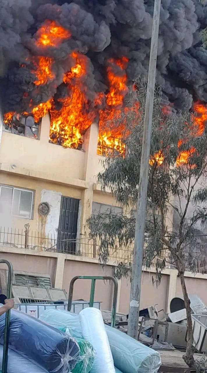 اندلاع حريق فى مصنع قماش بالعاشر من رمضان في  محافظة الشرقية 
