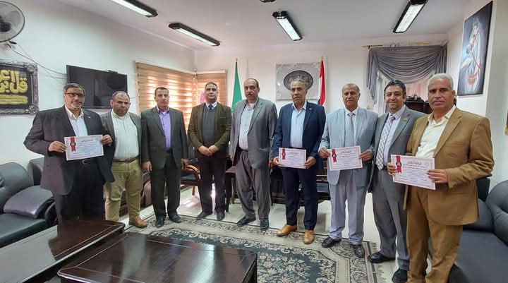 وكيل مديرية التربية والتعليم بالشرقية يكرم عددًا من مديري ووكلاء المدارس والمعلمين بإدارة أبوحماد التعليمية