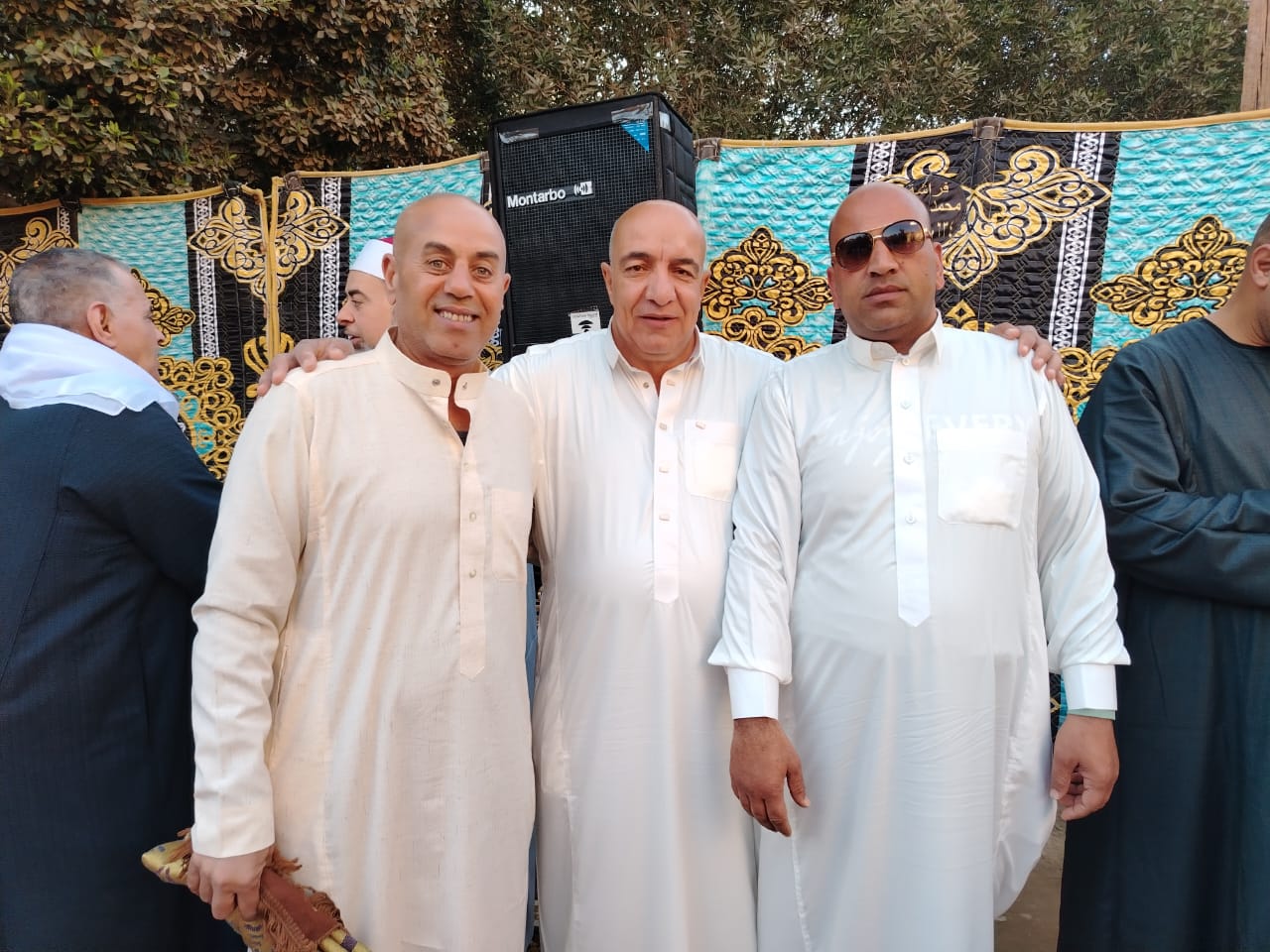 وسط حضور جماهيري كبير..السياسي نزية الدناوي يؤدي صلاة العيد بمسقط رأسه 