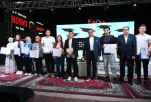 بالصور محافظ جنوب سيناء يكرم أوائل طلاب الثانوية العامة والازهرية والتعليم الفنى والاعدادية والمتميزين رياضيًا بالمحافظة