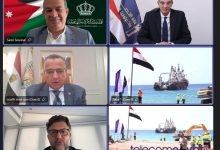عبر الفيديو كونفرانس / محافظ جنوب سيناء يشارك وزير الاتصالات ووزير الاقتصاد الرقمي والريادة الأردني عملية إنزال الكابل البحري عالي السعة "كورال بريدج" في مدينة طابا